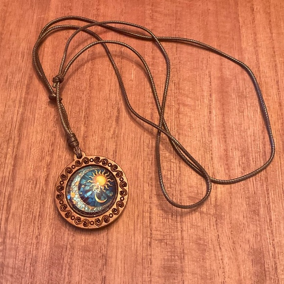 Jewelry - Beautiful Necklace adjustable from 20” to 36” BN